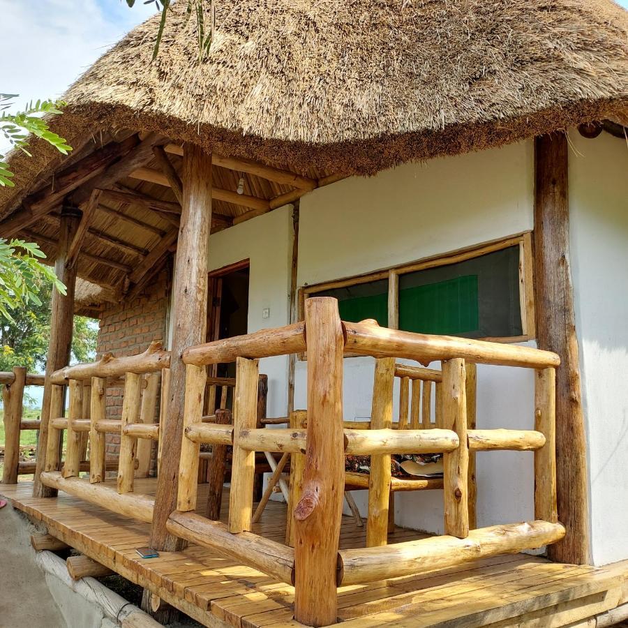 Songbird Safari Lodge & Campsite Katunguru Buitenkant foto