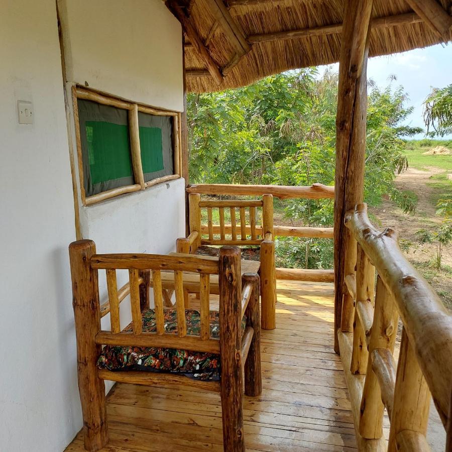 Songbird Safari Lodge & Campsite Katunguru Buitenkant foto