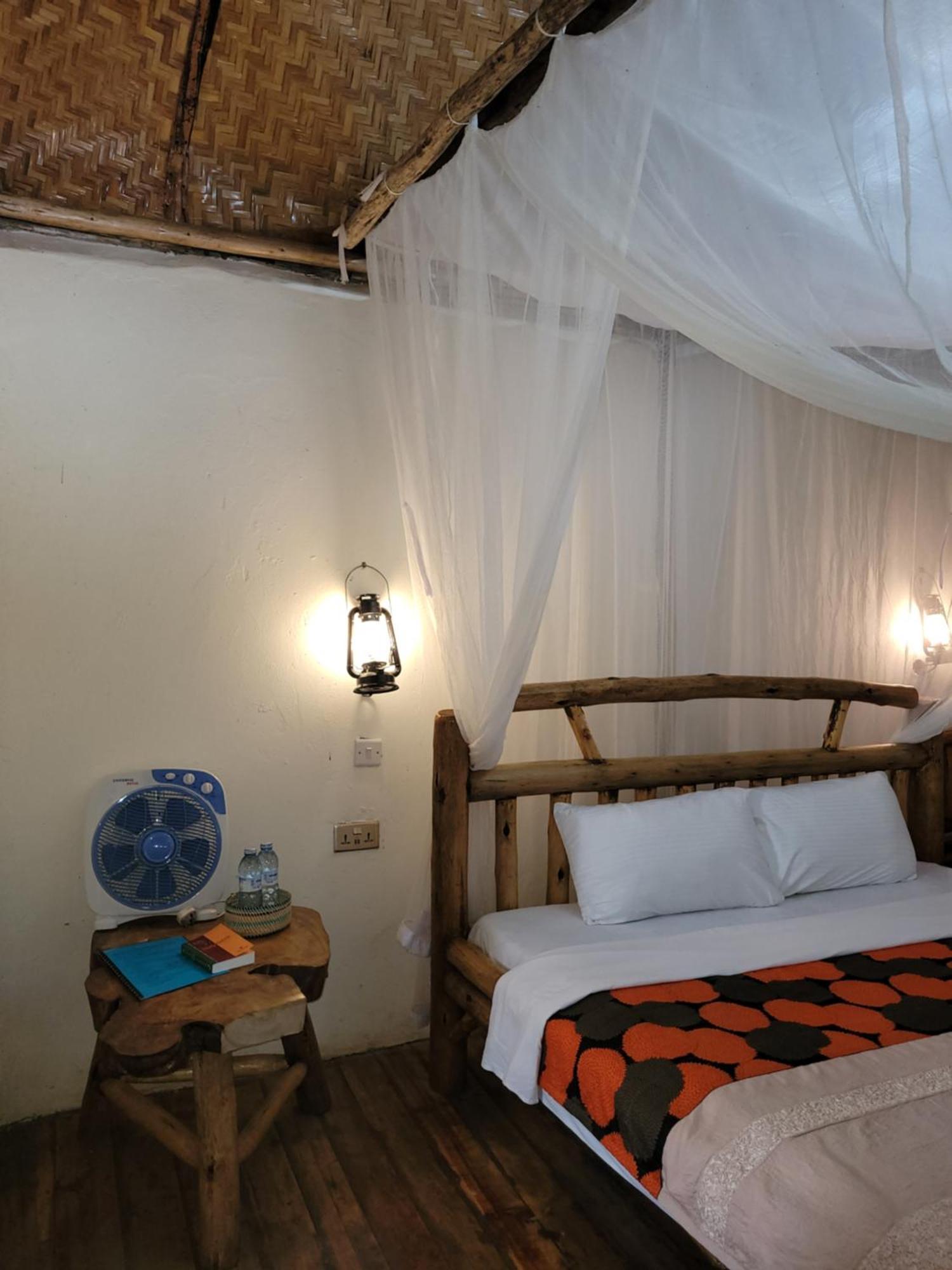 Songbird Safari Lodge & Campsite Katunguru Buitenkant foto