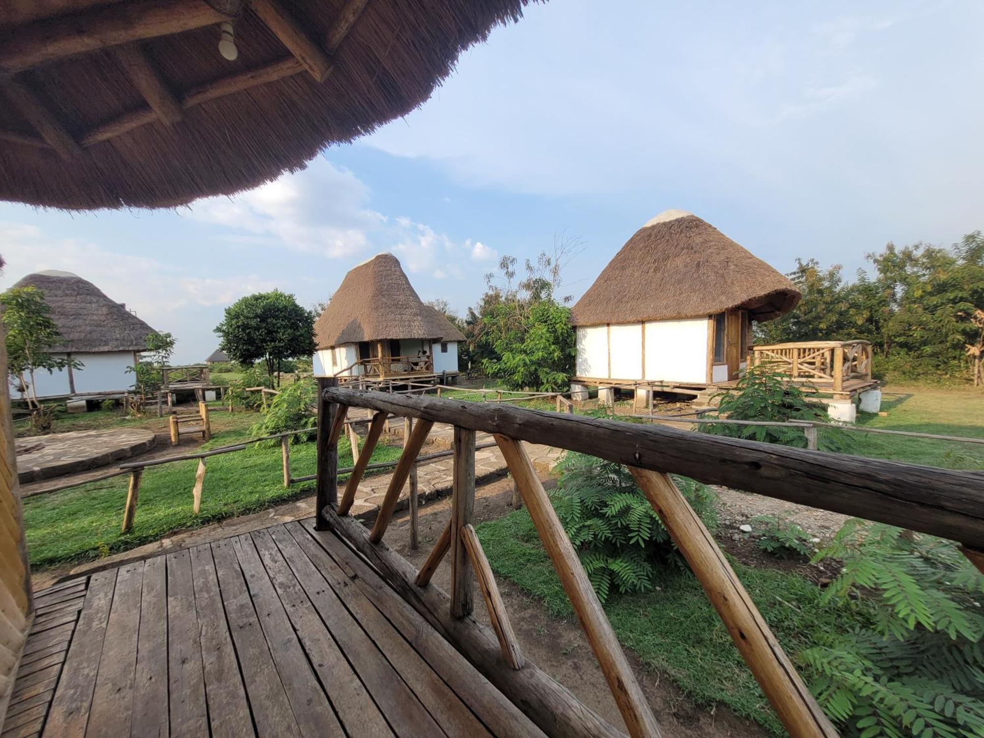Songbird Safari Lodge & Campsite Katunguru Buitenkant foto