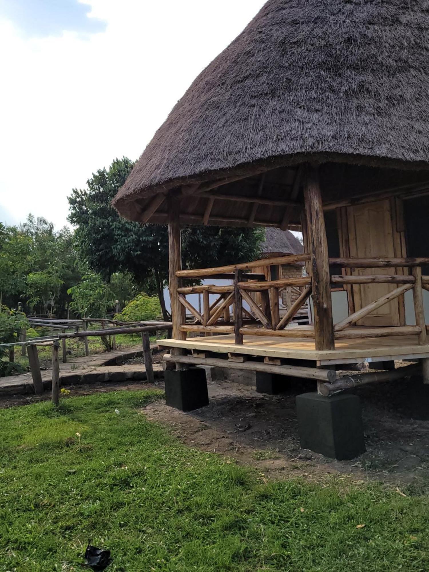 Songbird Safari Lodge & Campsite Katunguru Buitenkant foto