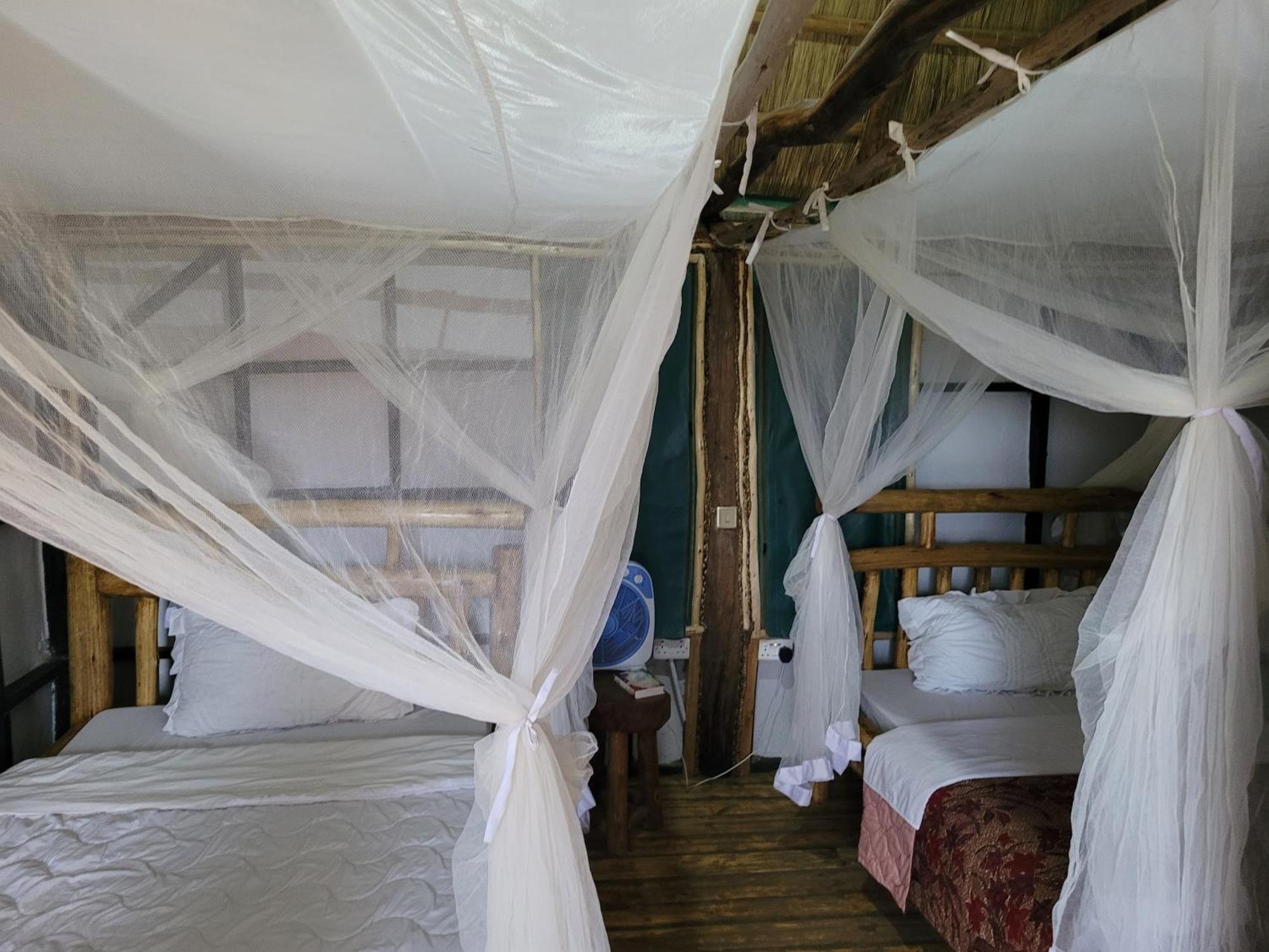 Songbird Safari Lodge & Campsite Katunguru Buitenkant foto